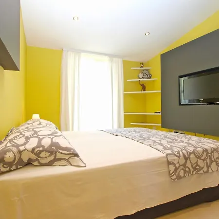 Vera 1623 Apartment